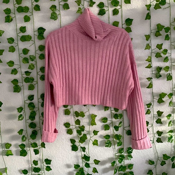 Cute Pink Sweater. - Picture 1 of 1